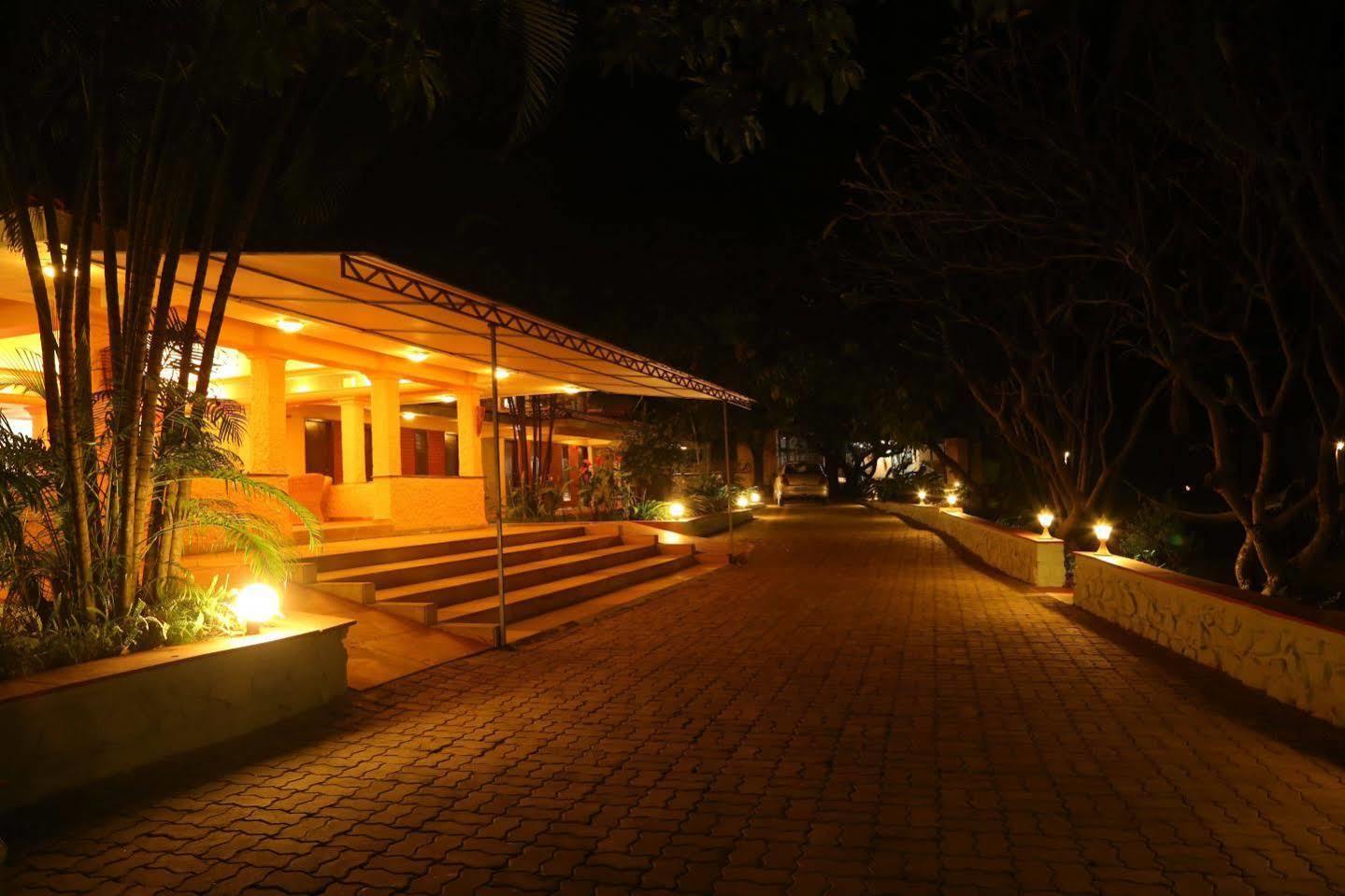 Outpost@Alibaug Hotel Alibág Kültér fotó